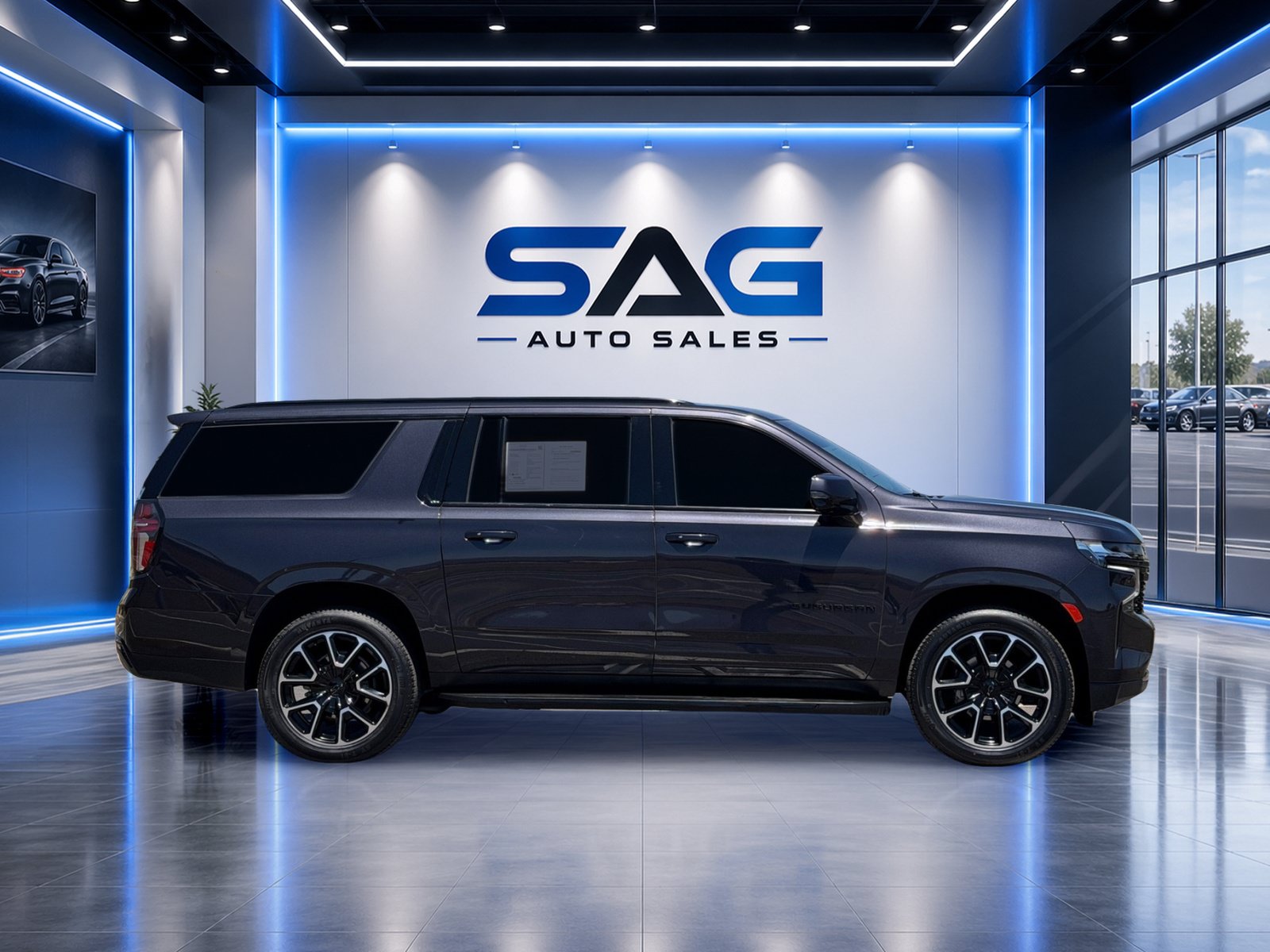 Used 2023 Chevrolet Suburban RST w/ Luxury Package AWD/4WD image 3