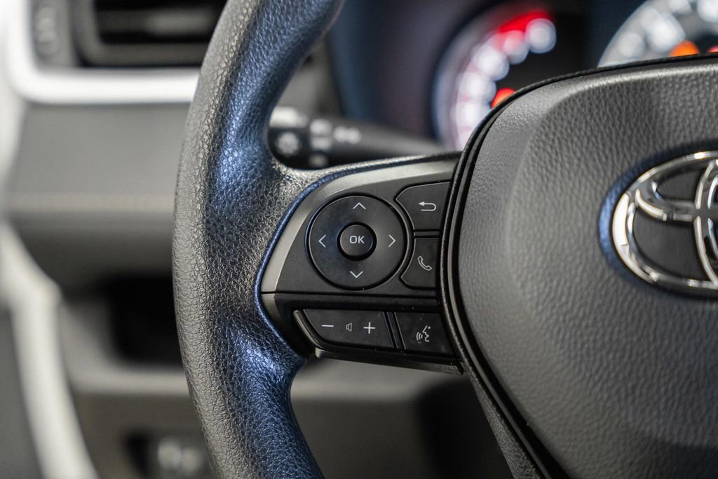 Used 2025 Toyota RAV4 LE image 25