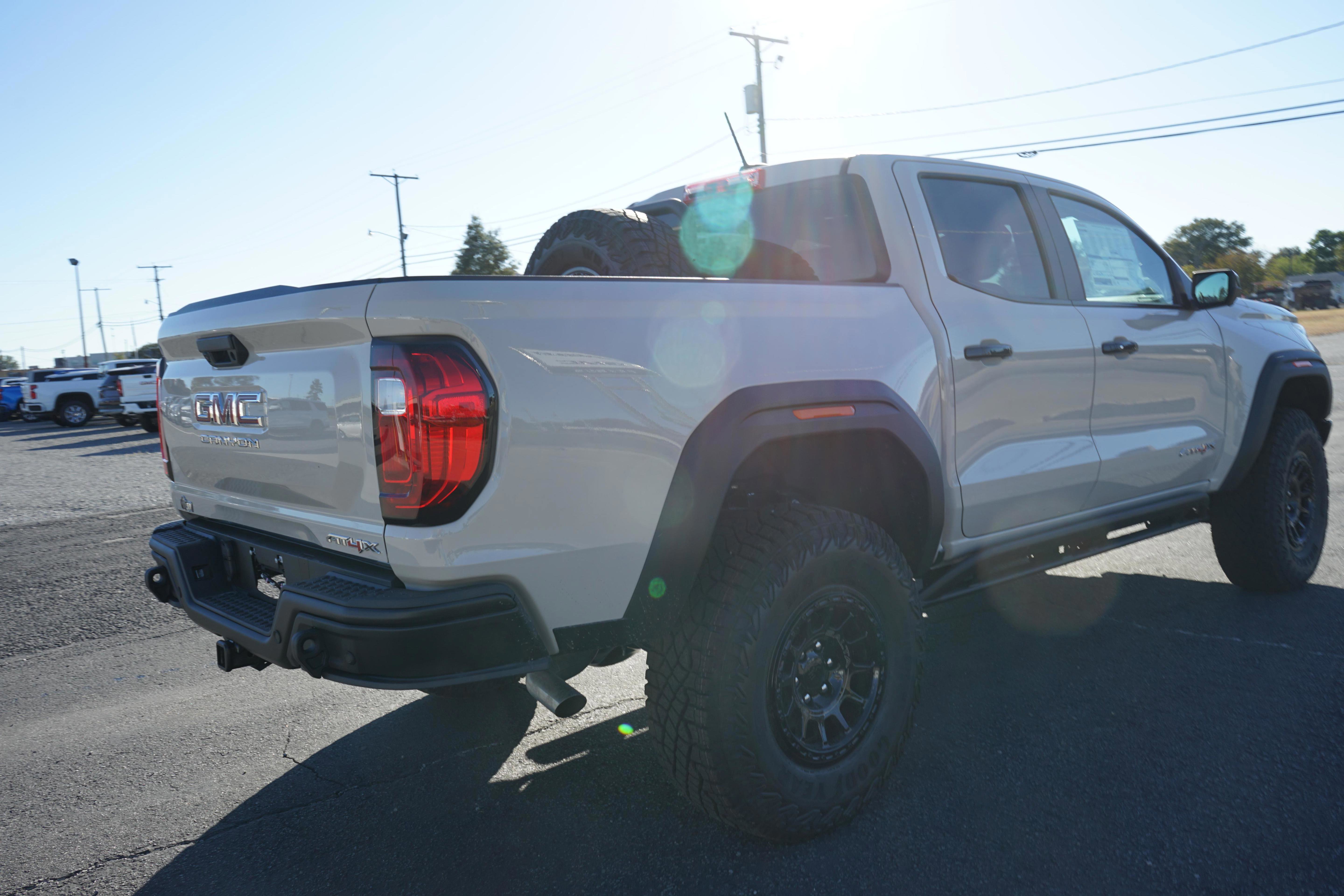 New 2026 GMC Canyon AT4X w/ AT4X AEV Edition image 5