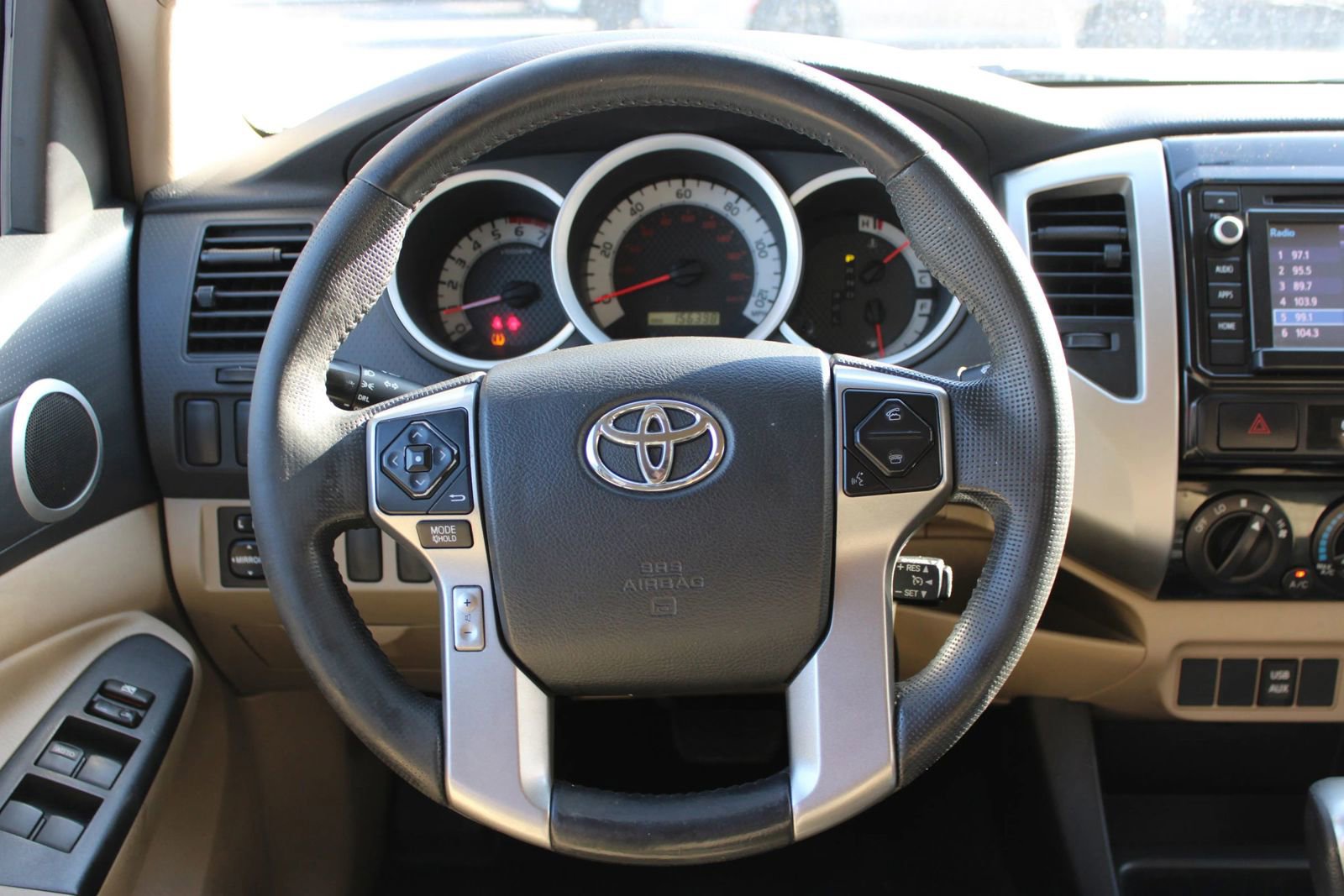 Used 2014 Toyota Tacoma PreRunner w/ SR5 Package RWD image 18