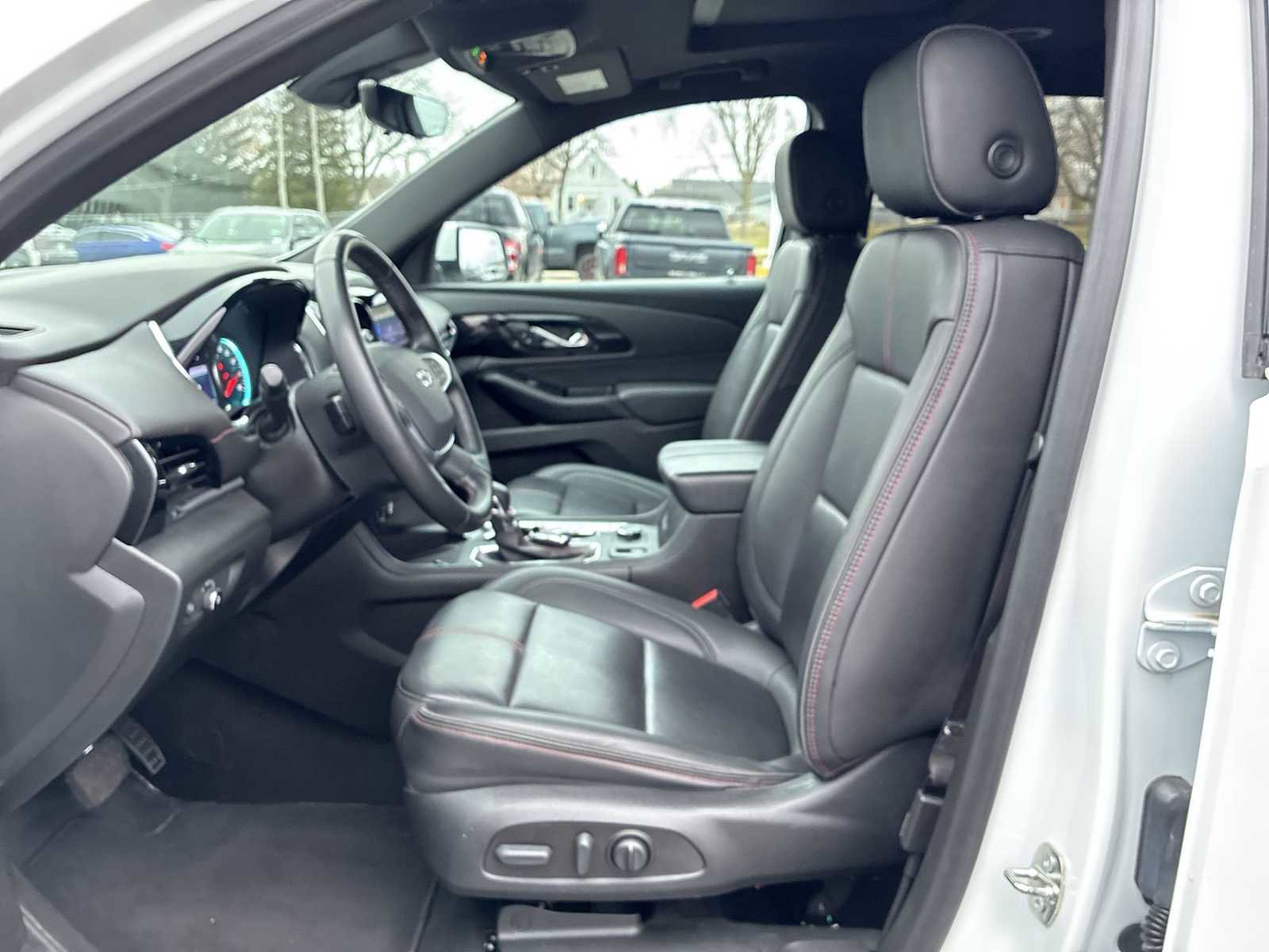 Certified 2023 Chevrolet Traverse RS image 19