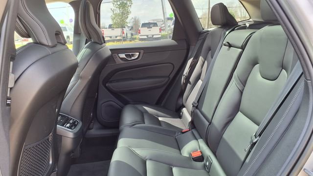 Certified 2023 Volvo XC60 B5 Ultimate w/ Climate Package FWD image 18