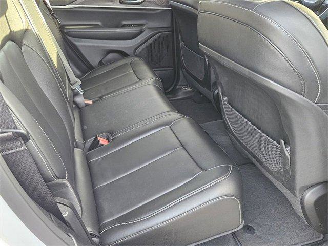 Used 2023 Jeep Grand Cherokee Limited image 14