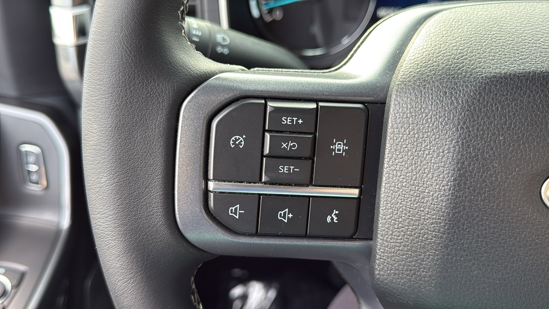 Used 2023 Ford F150 XLT w/ Equipment Group 302A High image 16