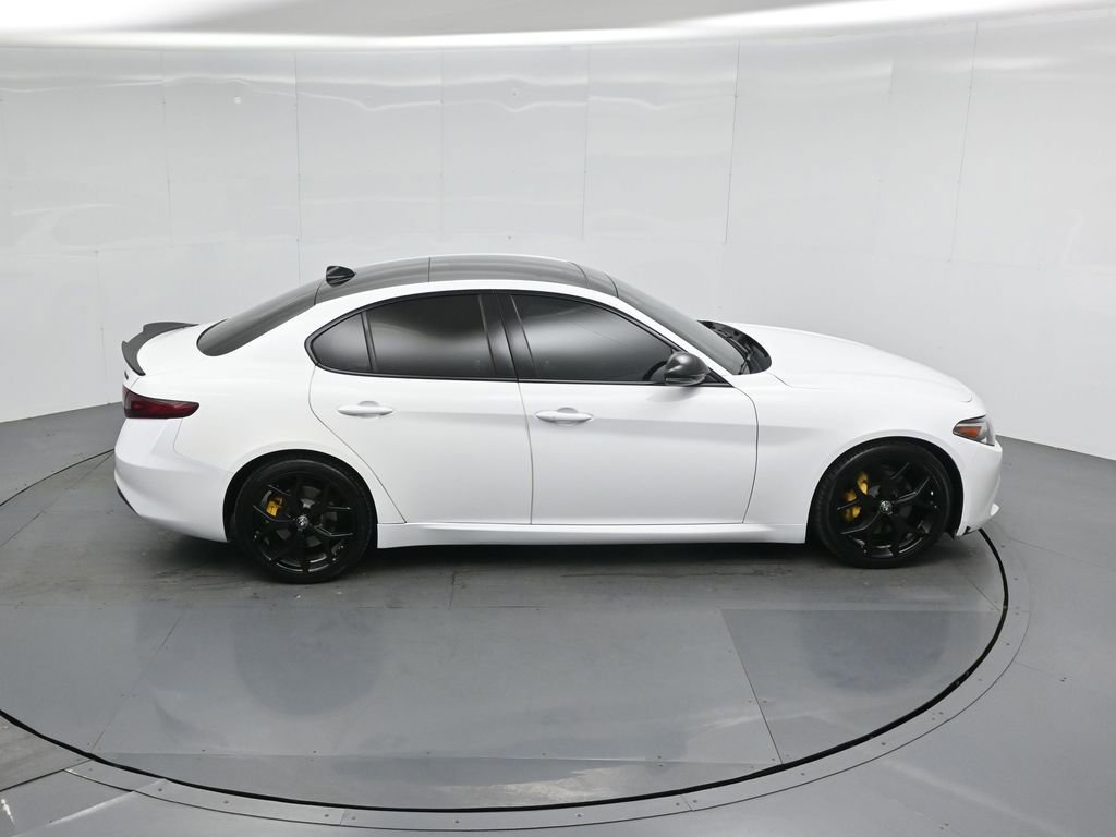 Used 2021 Alfa Romeo Giulia Ti w/ Nero Edizione RWD image 36
