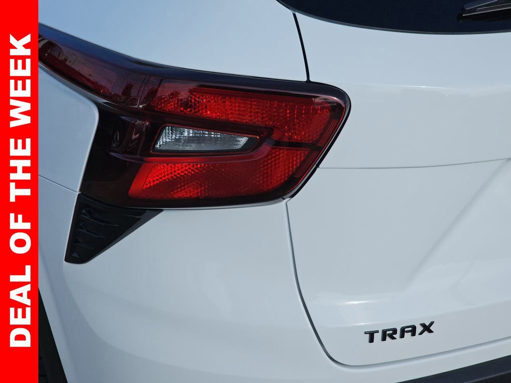 New 2025 Chevrolet Trax RS w/ Sunroof Package image 38