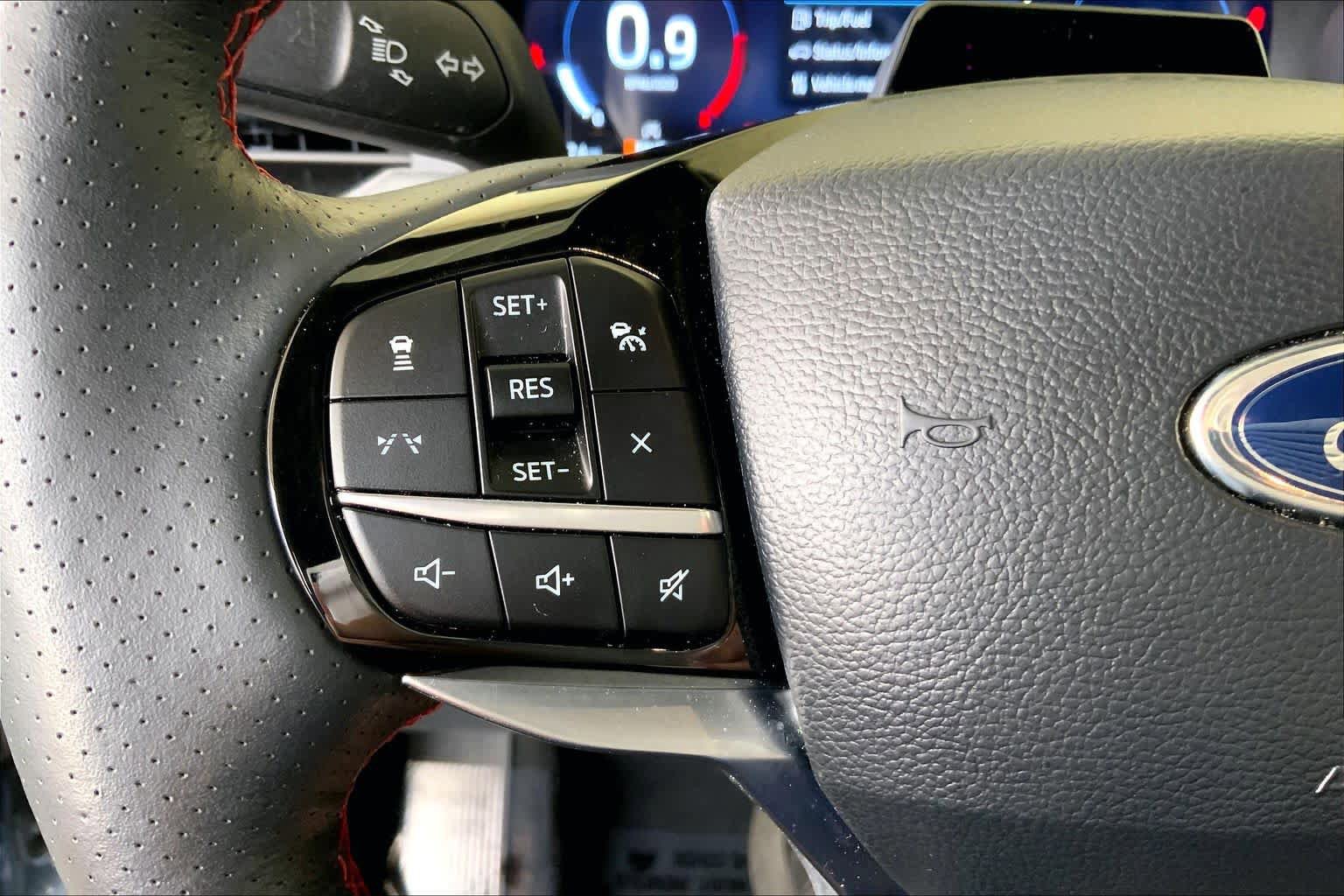 Used 2025 Ford Explorer ST-Line AWD/4WD image 23