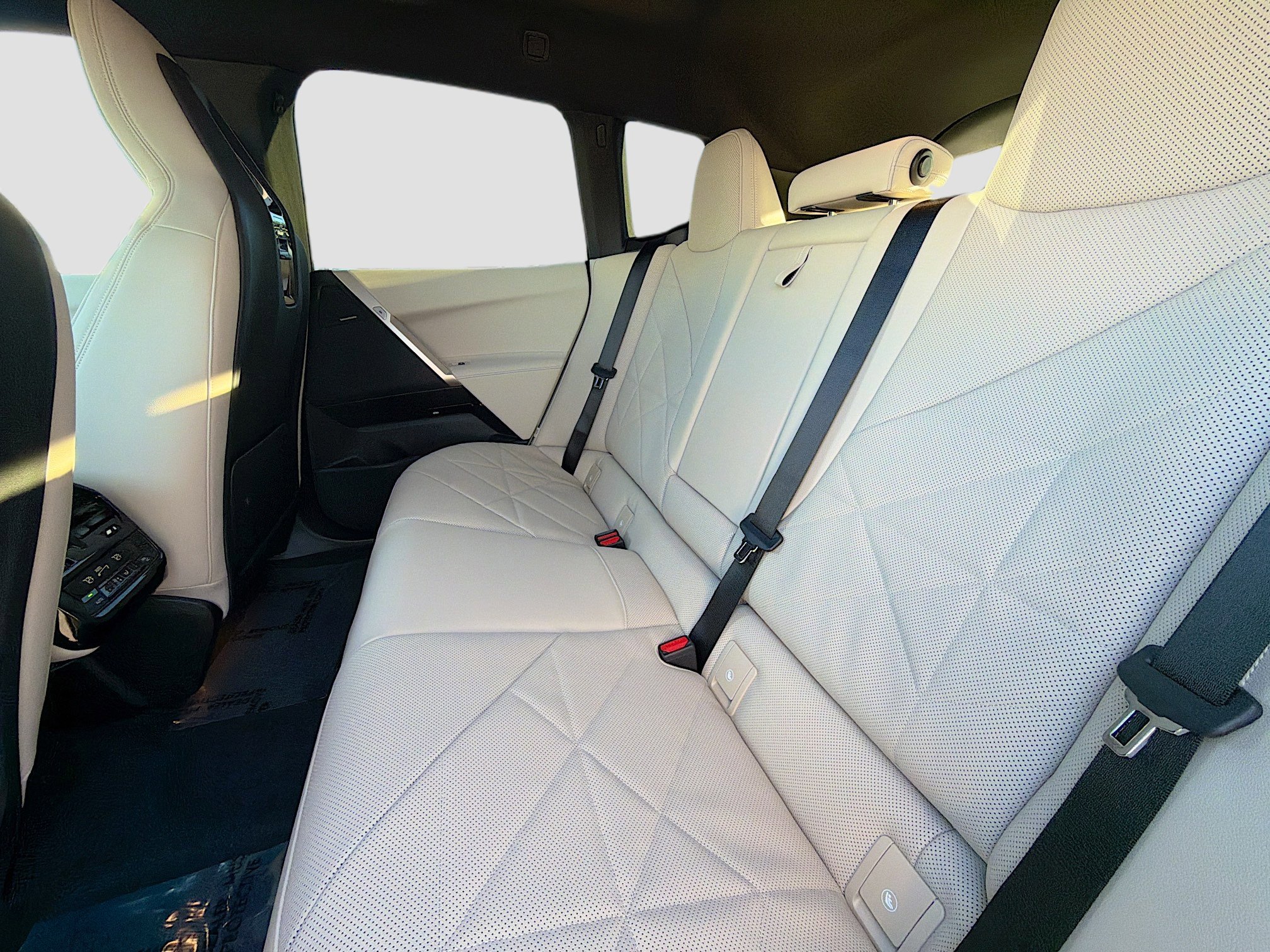 New 2026 BMW iX xDrive60 w/ Premium Package image 21