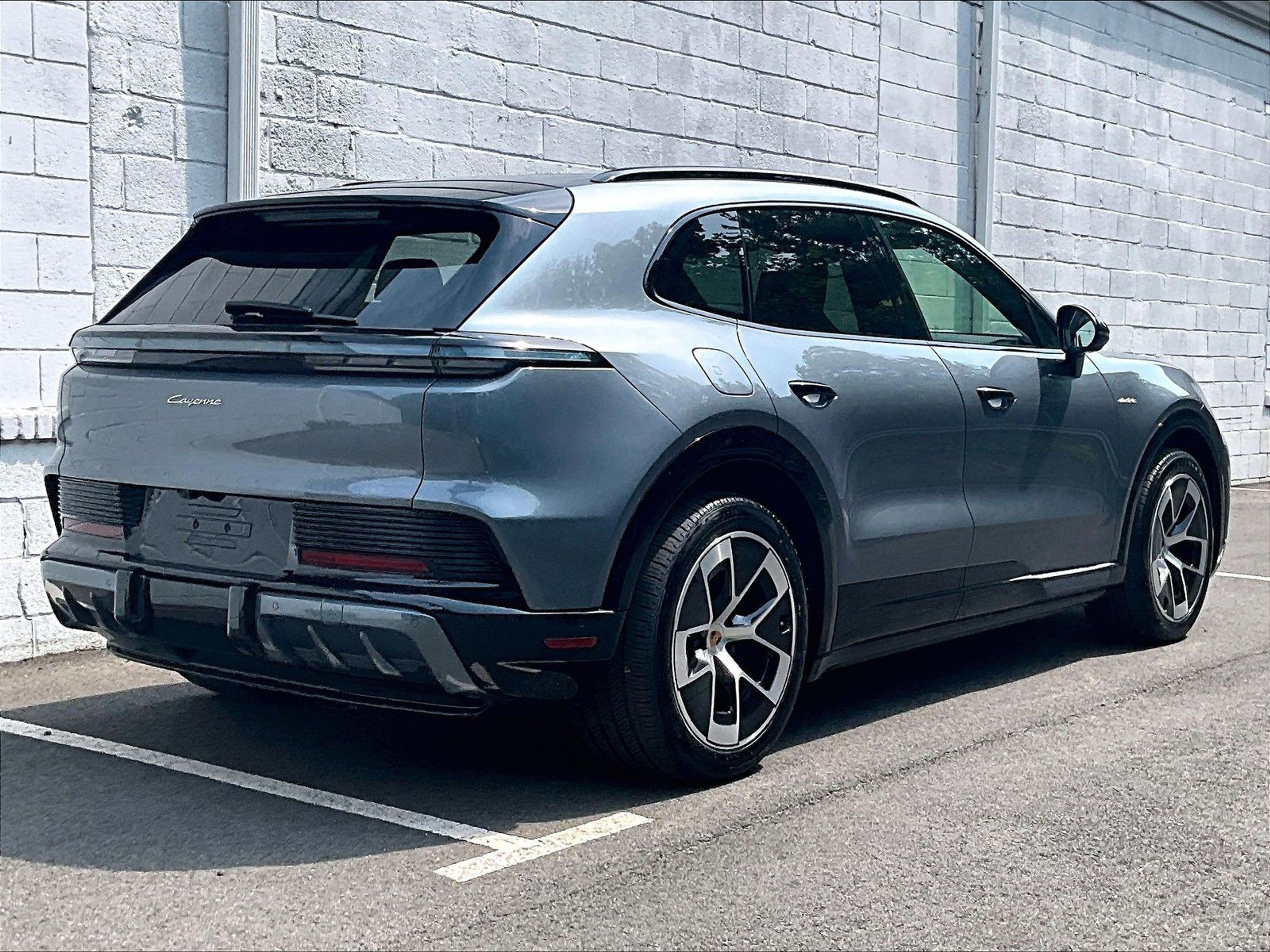 New 2026 Porsche Cayenne Electric AWD/4WD image 24