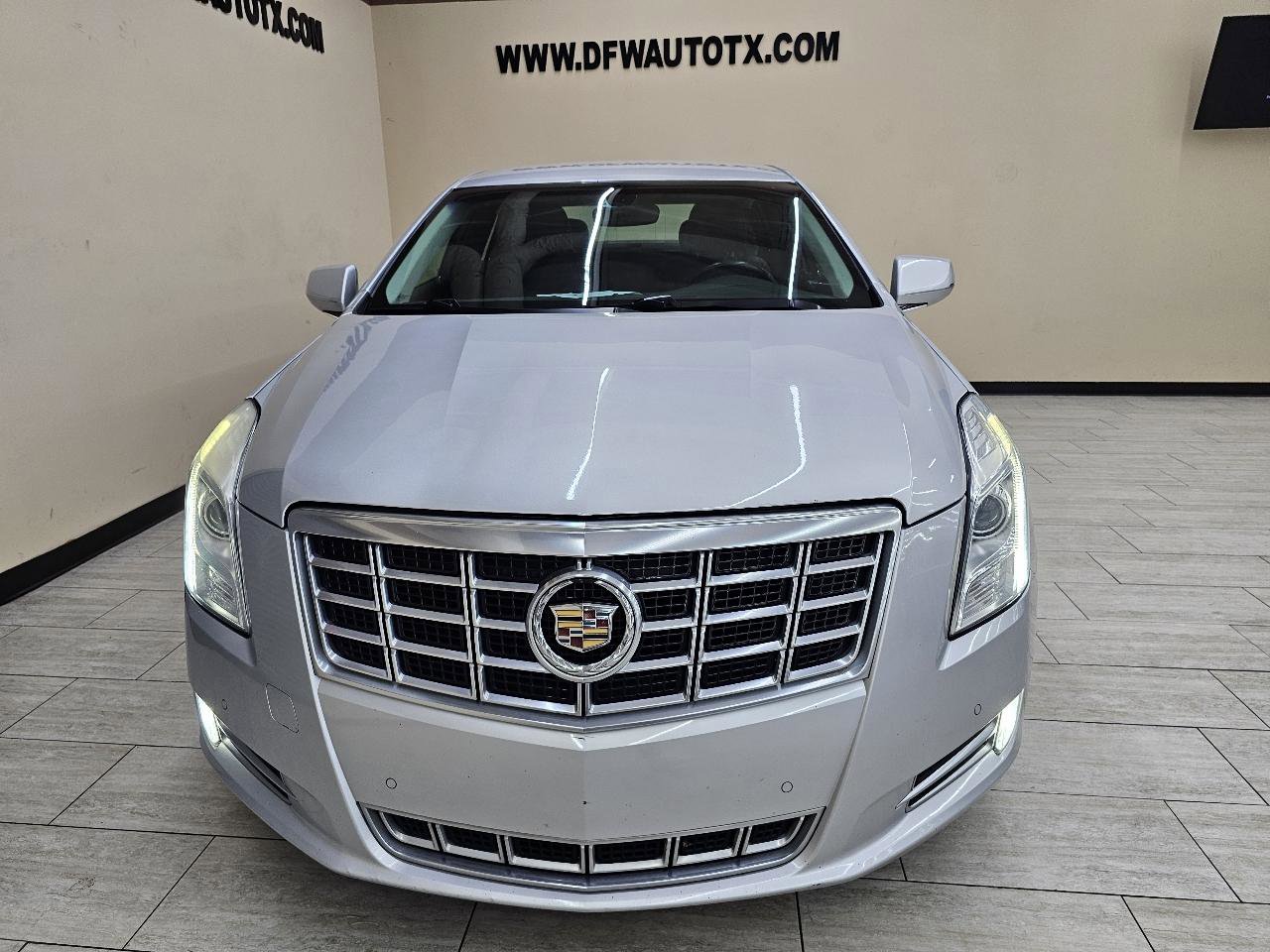 Used 2013 Cadillac XTS Luxury FWD image 3