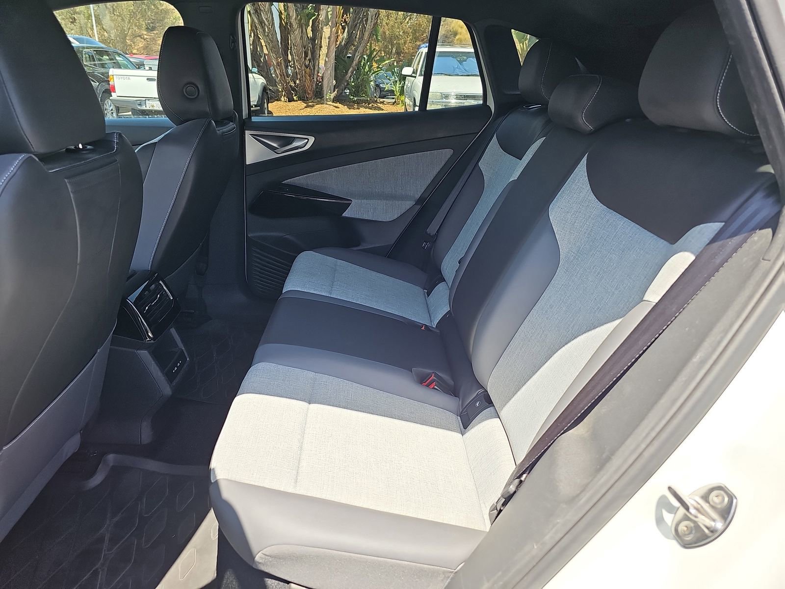 Used 2023 Volkswagen ID.4 Pro RWD image 15