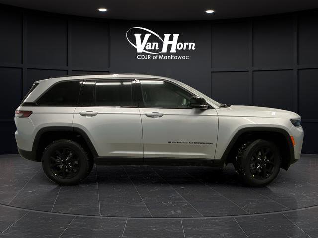 New 2026 Jeep Grand Cherokee Altitude image 2