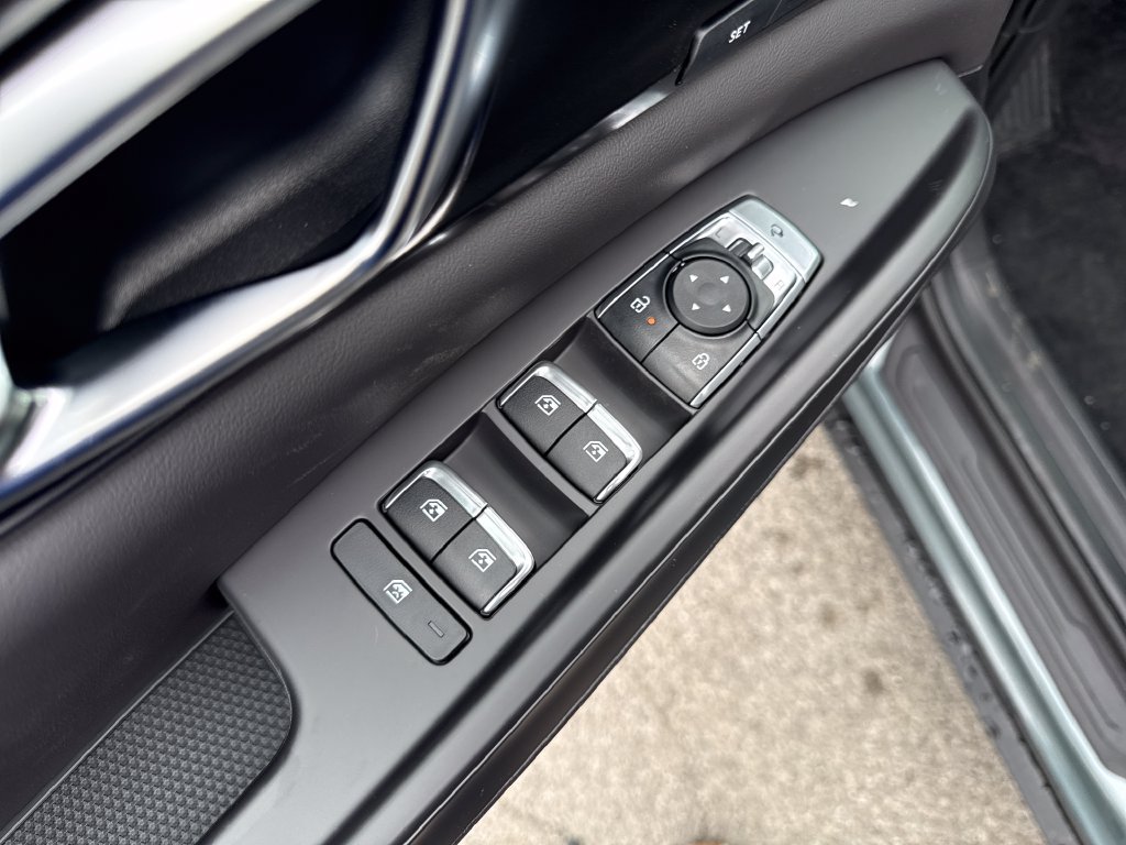 New 2027 Kia Carnival SX FWD image 11