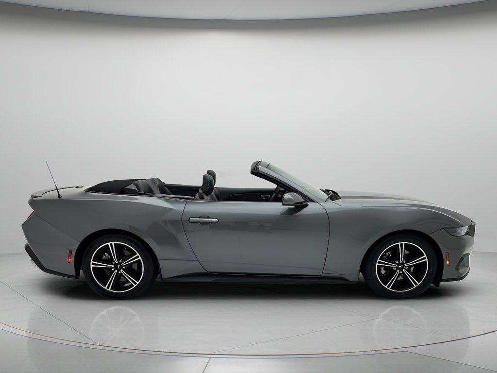 Used 2025 Ford Mustang Premium RWD image 9