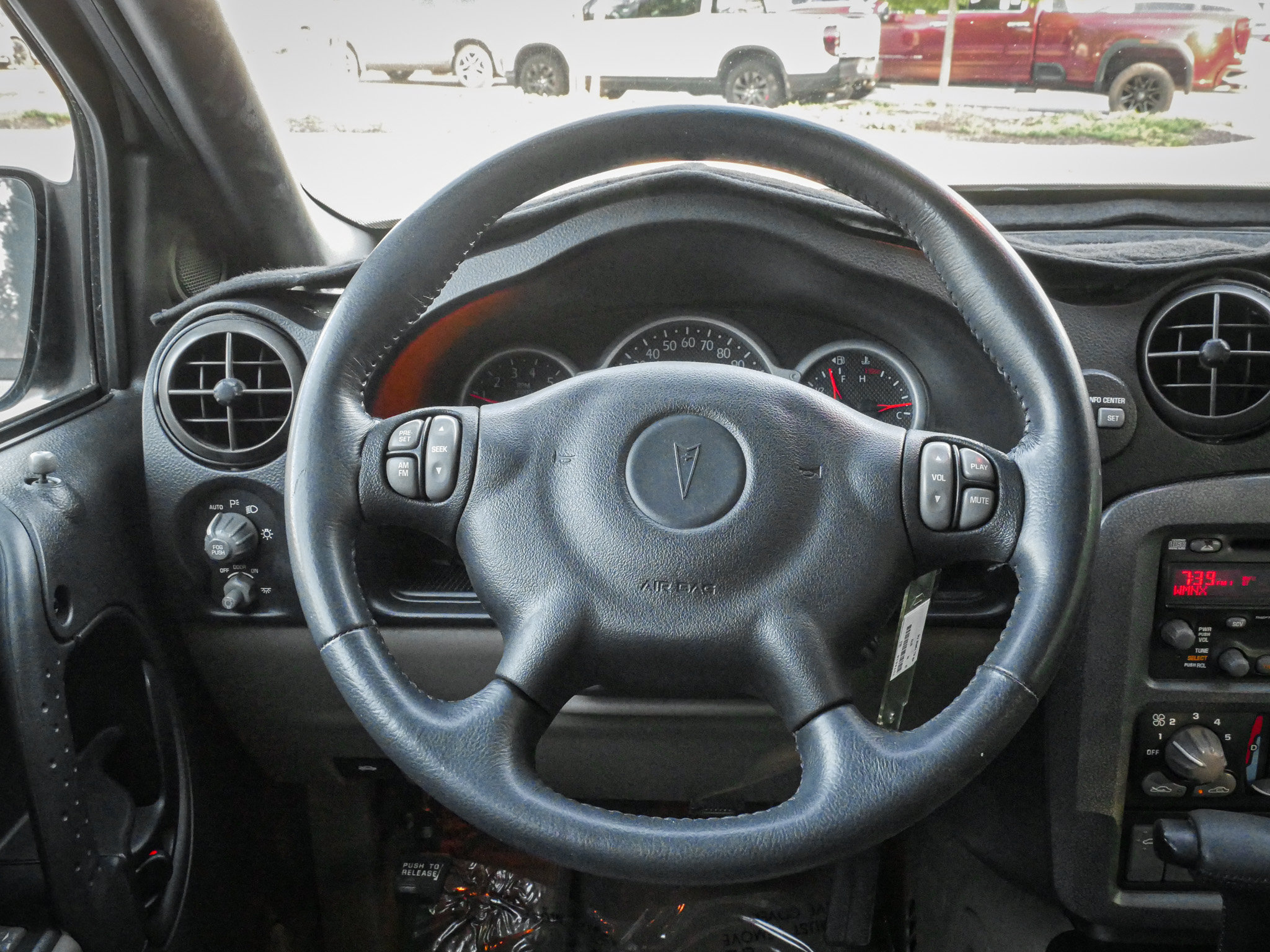Used 2002 Pontiac Aztek 2WD image 18