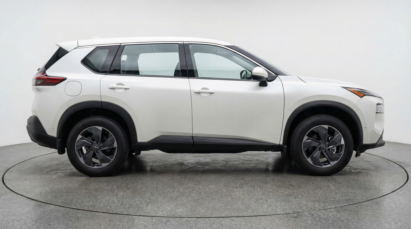 Used 2025 Nissan Rogue SV image 11