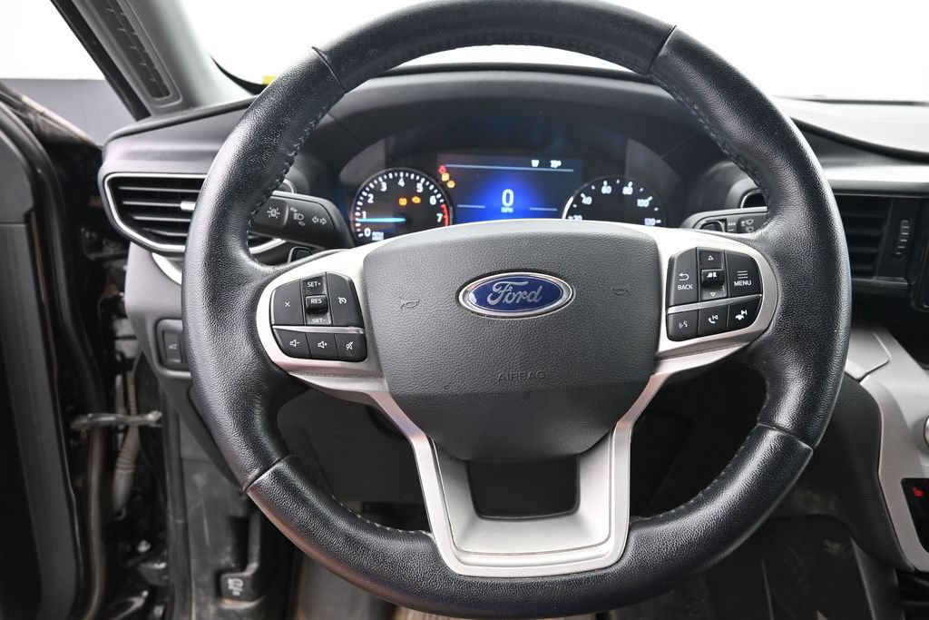 Used 2020 Ford Explorer XLT w/ Equipment Group 202A AWD/4WD image 22