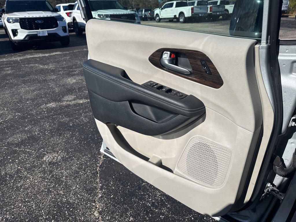 Used 2024 Chrysler Pacifica Limited image 28