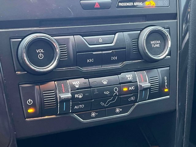 Used 2017 Ford Explorer XLT w/ Equipment Group 201A AWD/4WD image 34