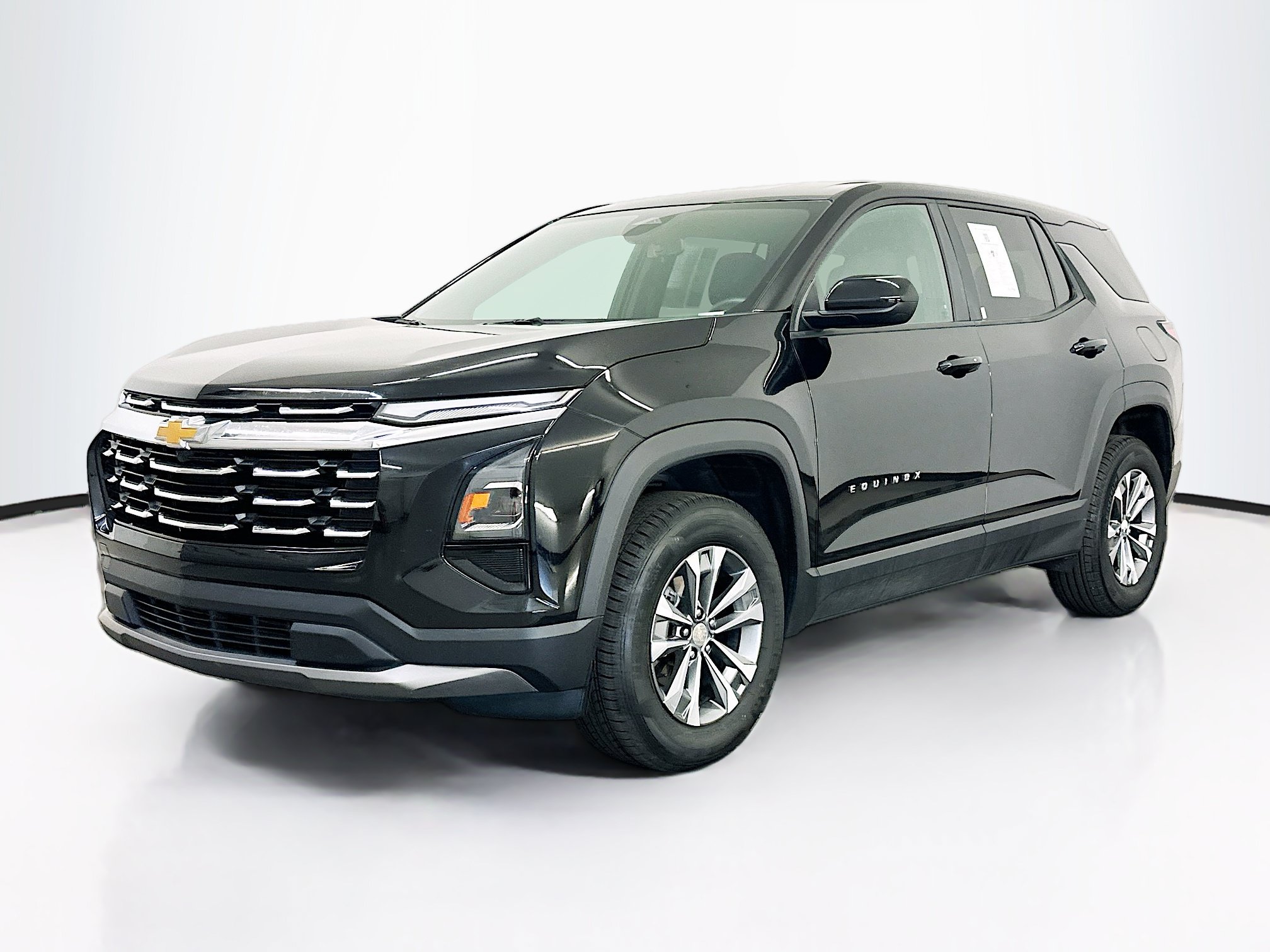 Used 2025 Chevrolet Equinox LT AWD/4WD image 3