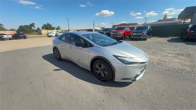 Used 2023 Toyota Prius Prime Premium image 2