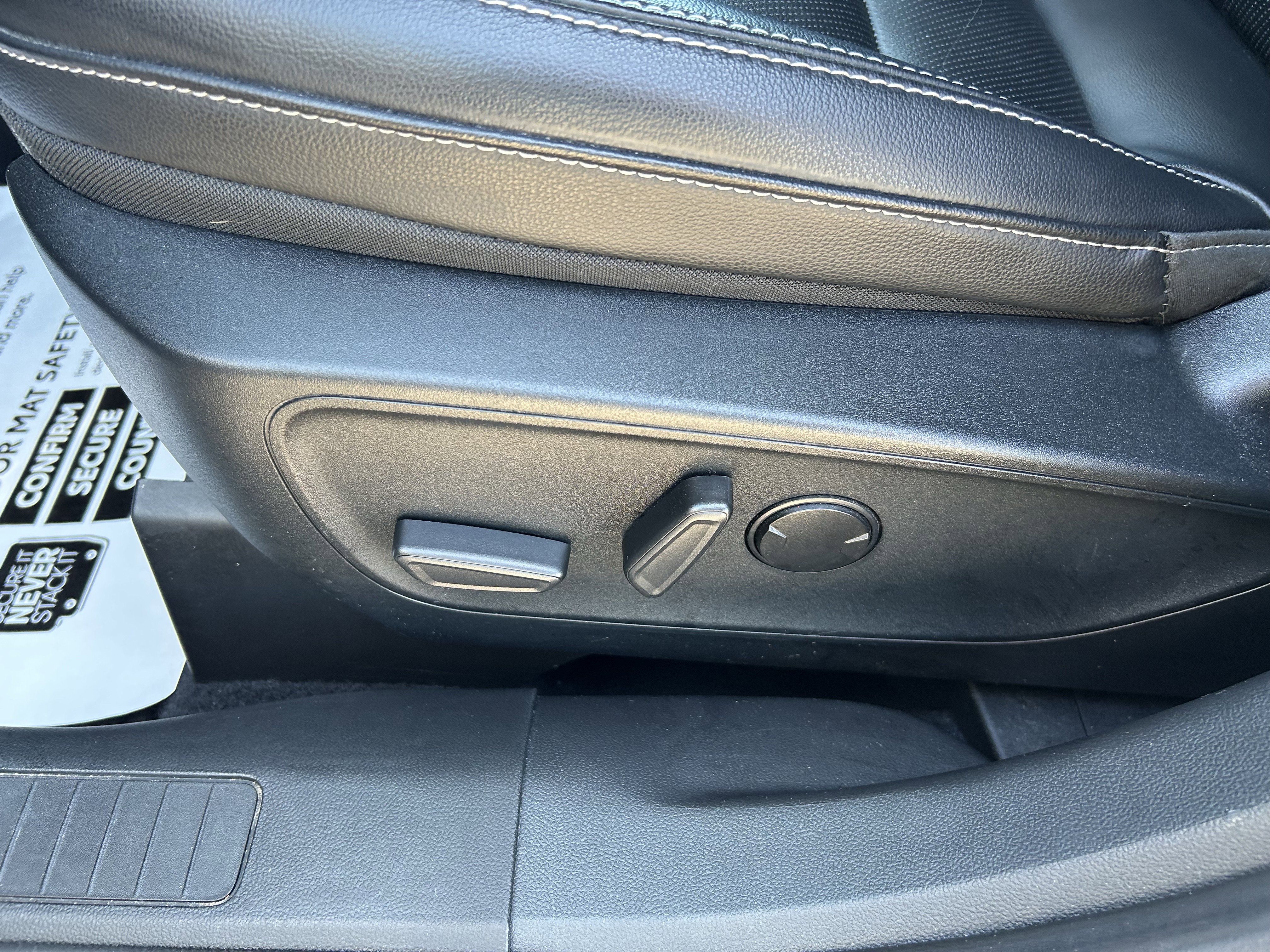 Used 2021 Ford Escape SEL AWD/4WD image 15