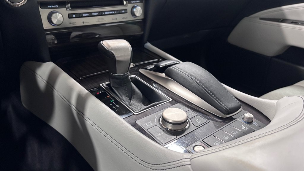 Used 2013 Lexus LS 460 AWD w/ Ultra Luxury Pkg image 16
