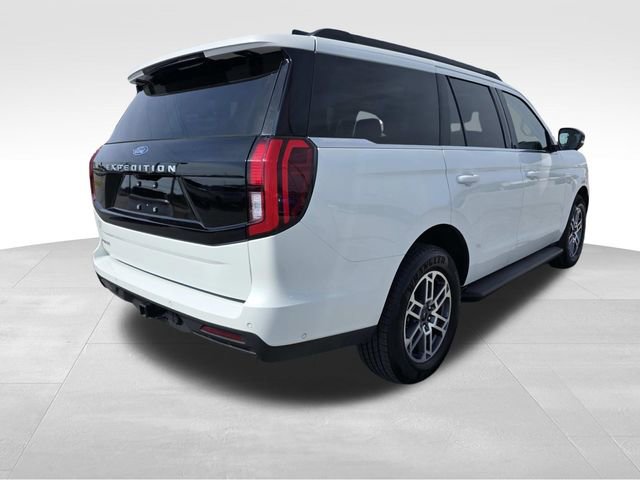 Used 2025 Ford Expedition Active image 3