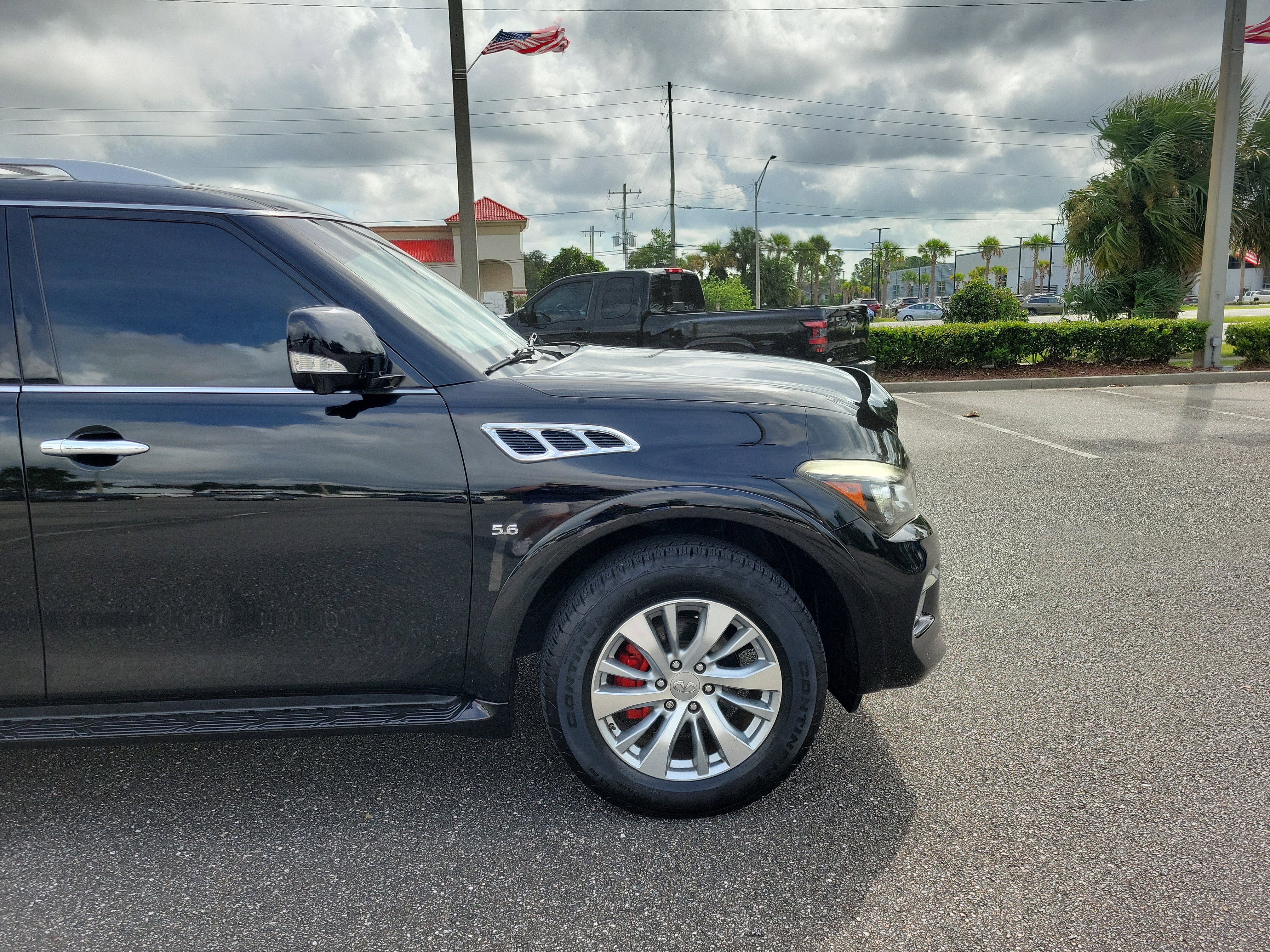 Used 2016 INFINITI QX80 Luxe w/ 22" Wheel Package image 8