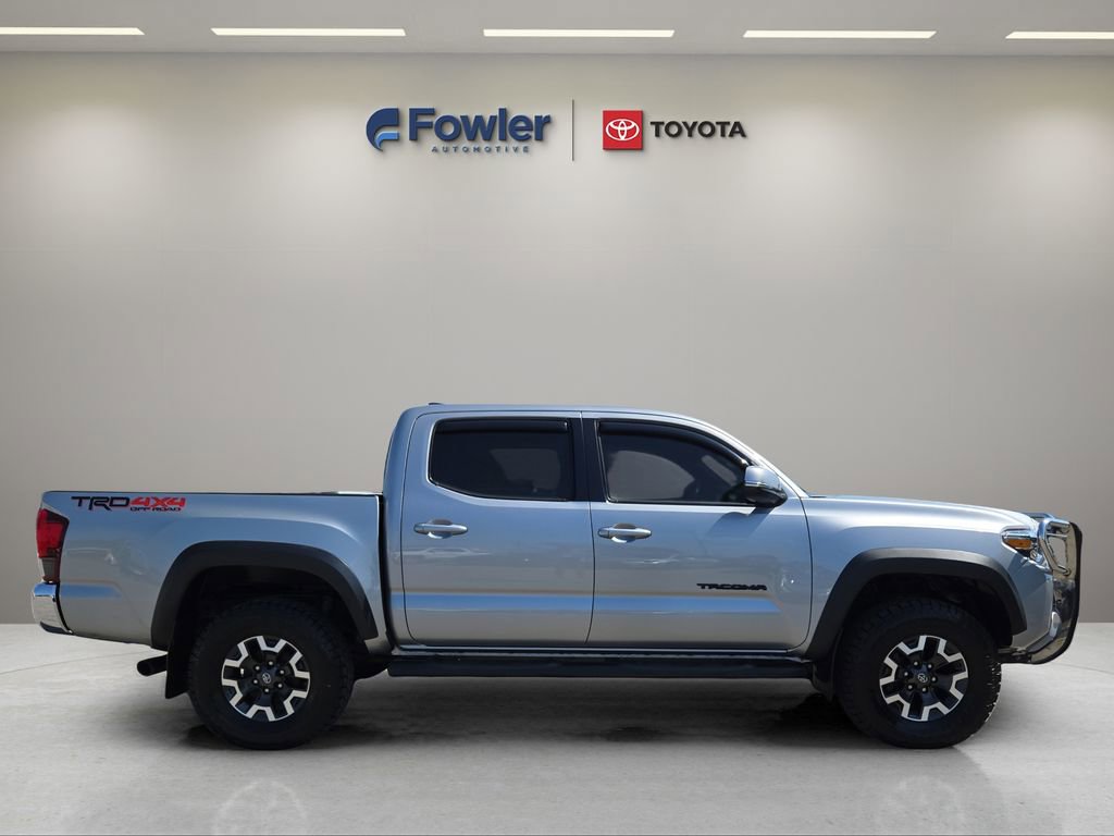 Used 2019 Toyota Tacoma TRD Off-Road AWD/4WD image 8