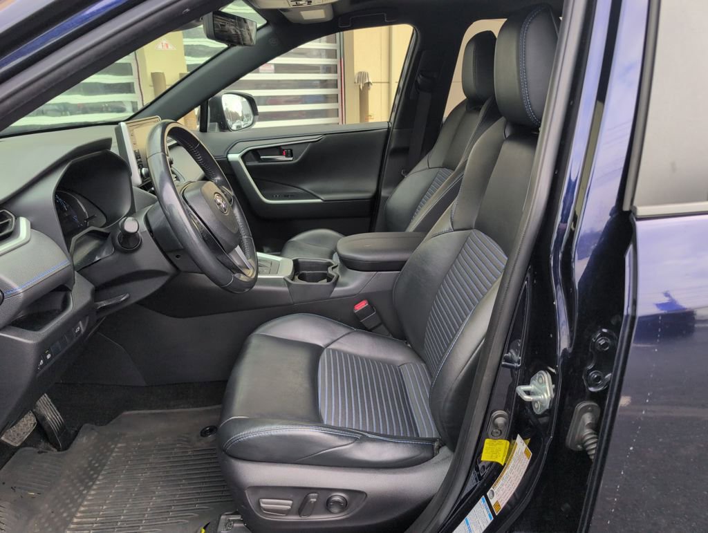 Used 2020 Toyota RAV4 XSE w/ All Weather Liner Package AWD/4WD image 9