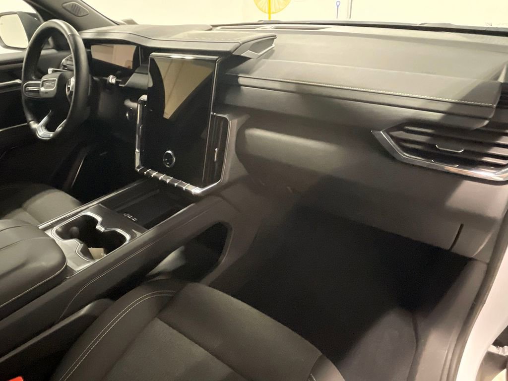 Used 2025 GMC Acadia Elevation image 28