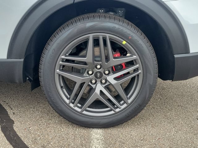 New 2026 Ford Explorer ST-Line w/ ST-Line Street Pack AWD/4WD image 5