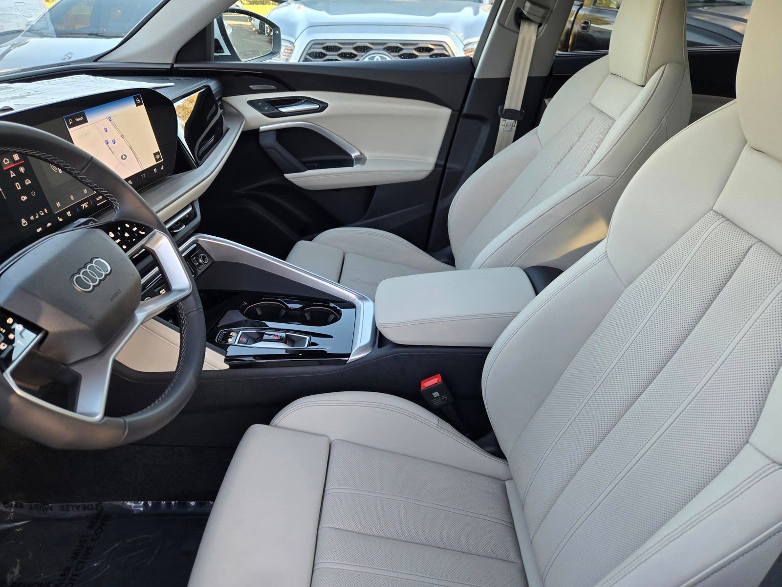 Used 2025 Audi Q5 Premium Plus w/ Premium Plus AWD/4WD image 27