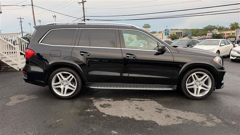 Used 2016 Mercedes-Benz GL 550 4MATIC image 7