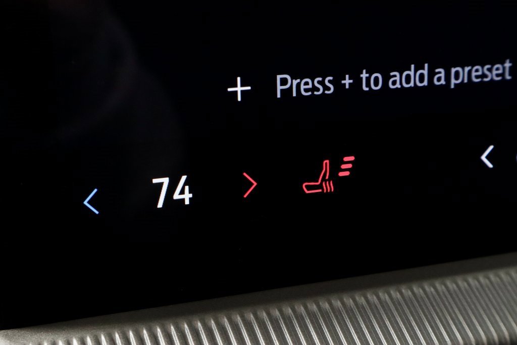 Certified 2025 Ford Explorer Active image 4