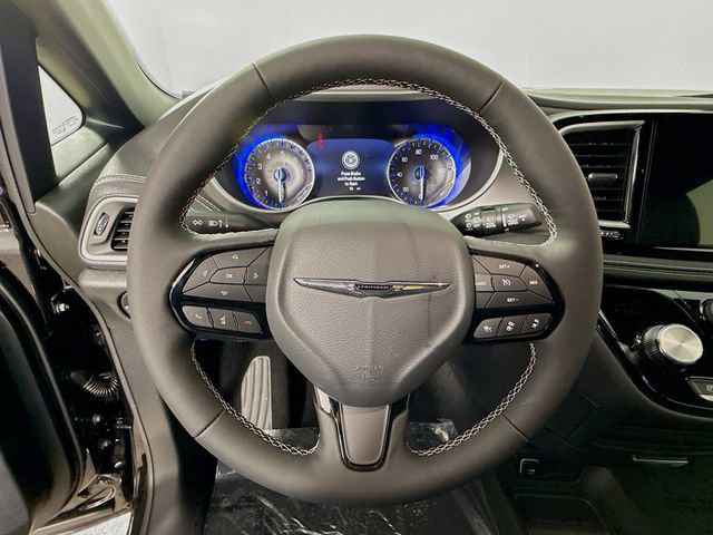 New 2026 Chrysler Pacifica Select w/ S Appearance Package image 11