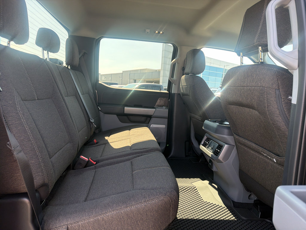 New 2027 Ford F250 XLT w/ XLT Premium Package AWD/4WD image 25
