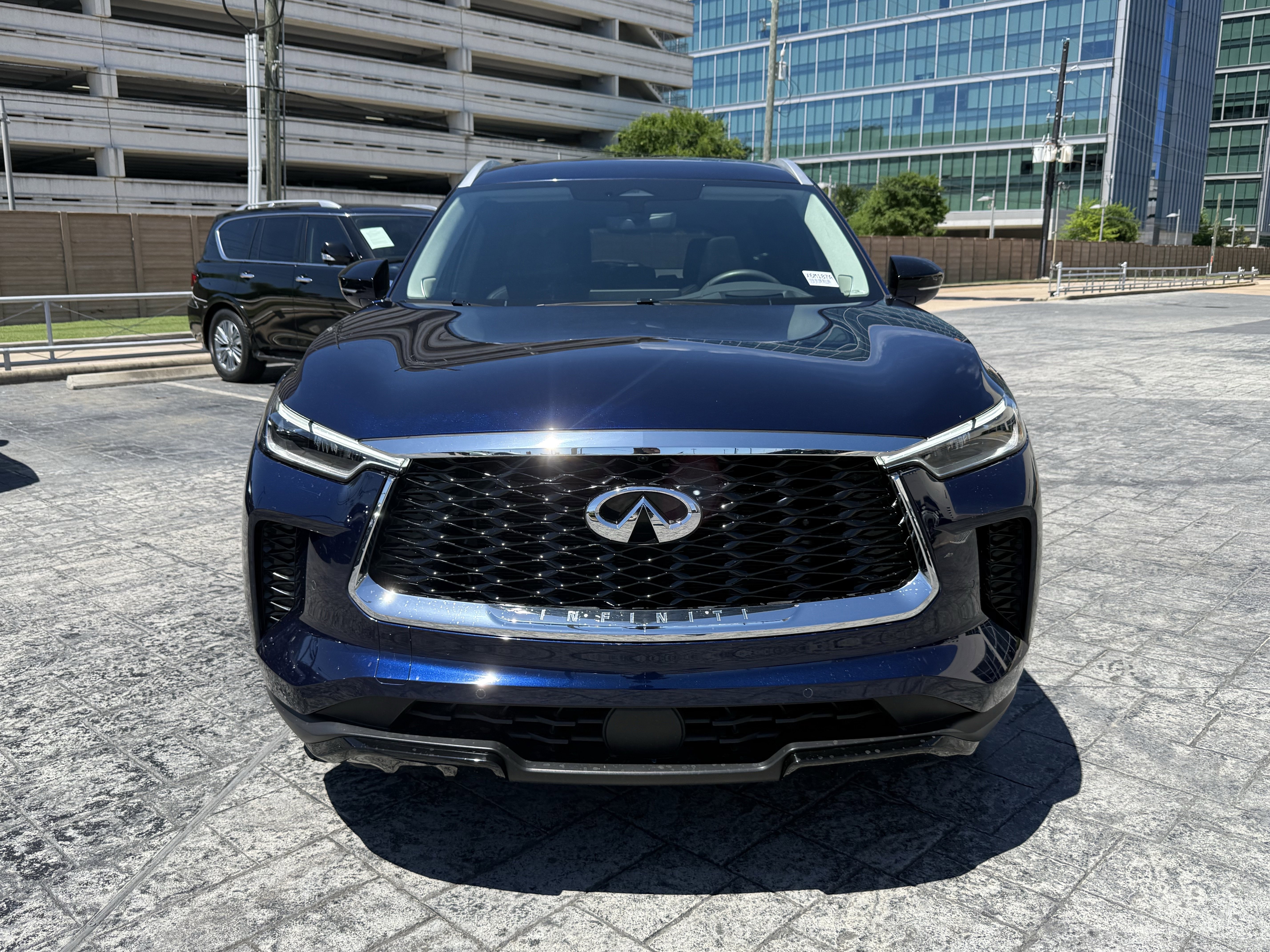 Certified 2023 INFINITI QX60 Luxe w/ Vision Package image 2