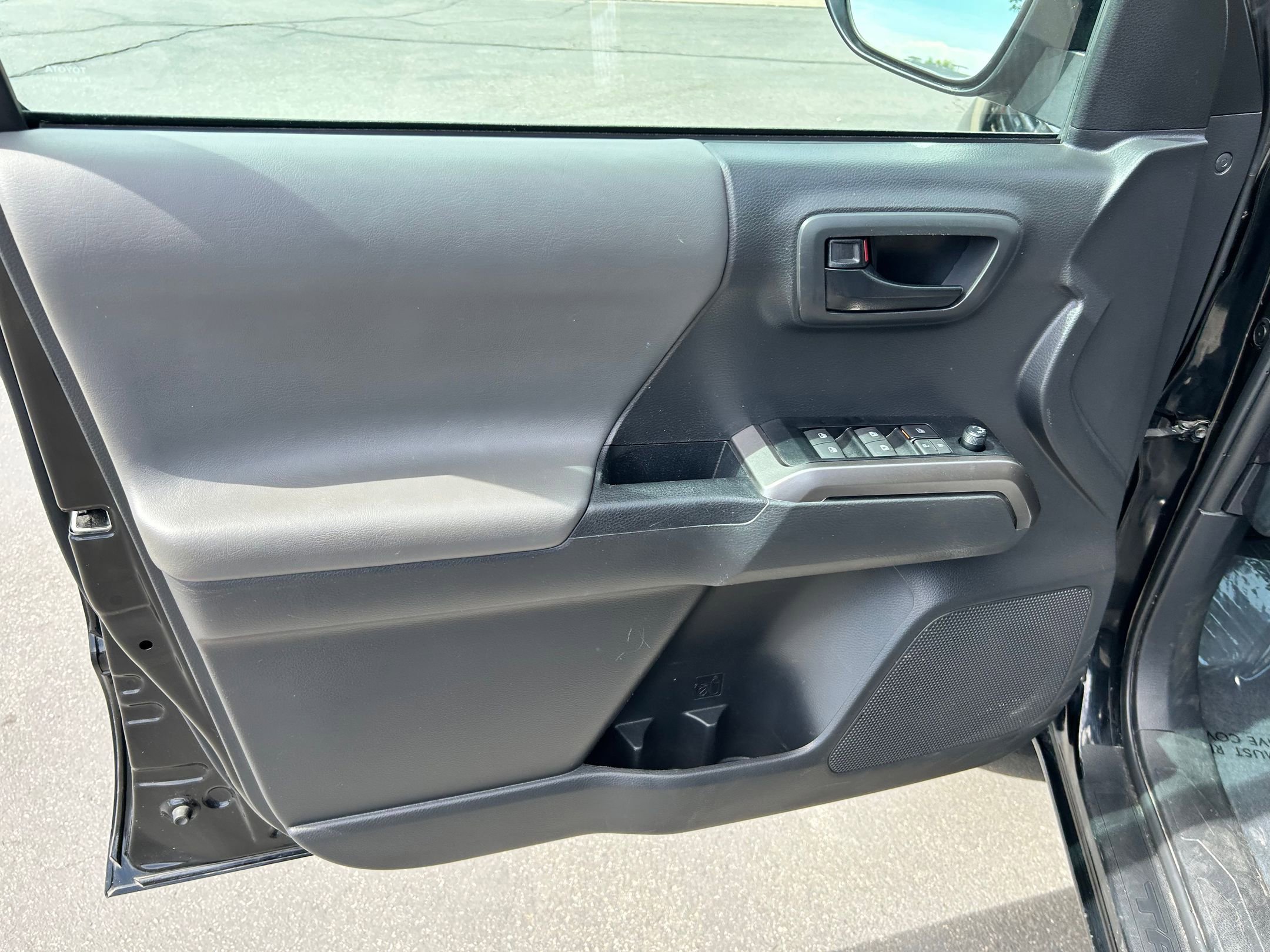 Certified 2023 Toyota Tacoma SR5 image 9