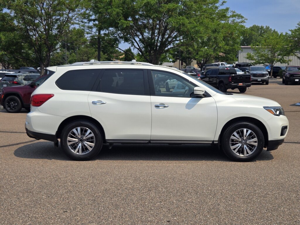 Used 2018 Nissan Pathfinder SV w/ Cargo Package AWD/4WD image 2