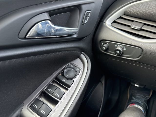 Used 2023 Chevrolet Malibu LS image 12