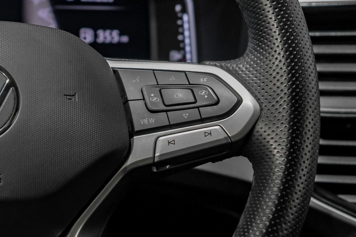 Used 2023 Volkswagen Atlas SEL R-Line image 17