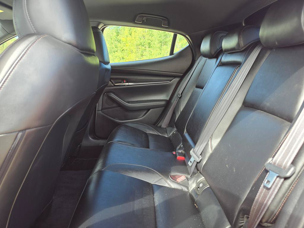 Used 2019 MAZDA MAZDA3 AWD Hatchback w/ Preferred Pkg image 11