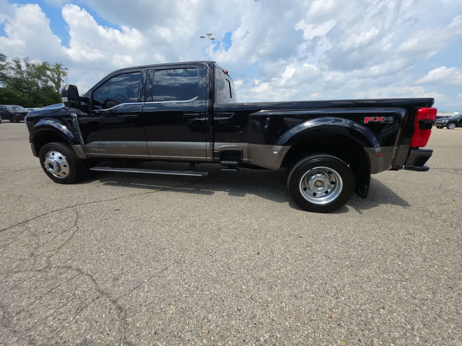 Used 2023 Ford F450 King Ranch w/ FX4 Off-Road Package AWD/4WD image 15