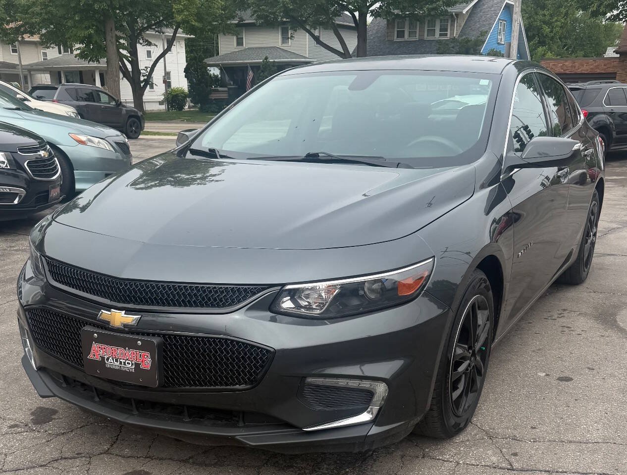 Used 2017 Chevrolet Malibu LT FWD image 4