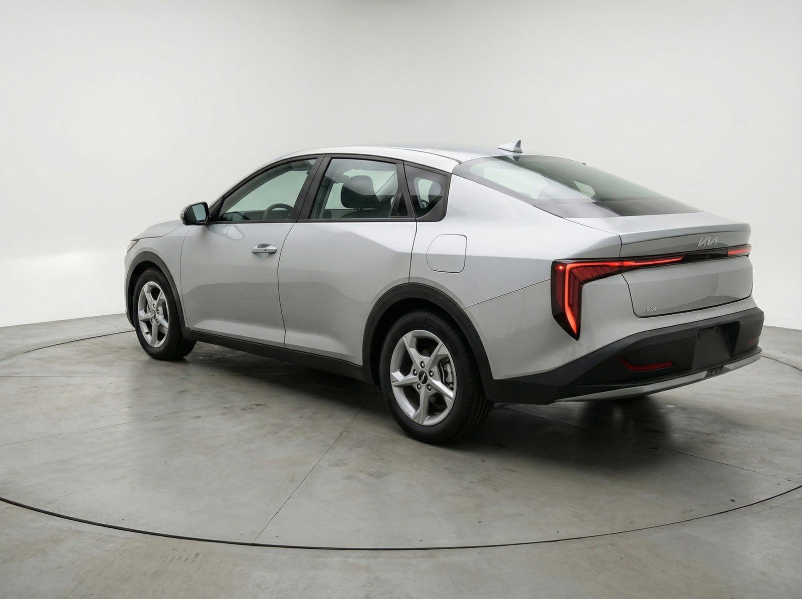 Used 2025 Kia K4 LXS image 6