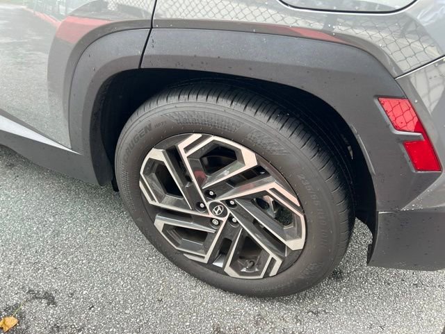 Used 2025 Hyundai Tucson Limited FWD image 6