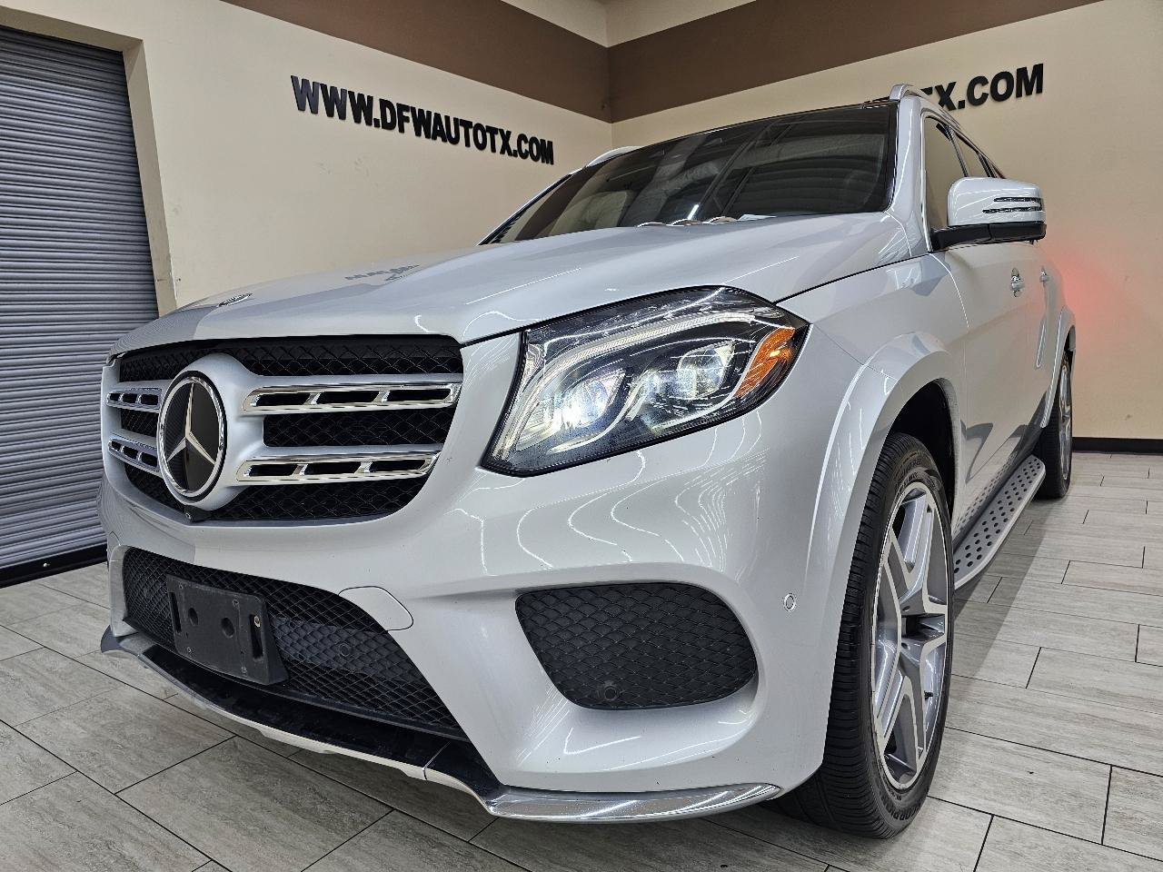 Used 2017 Mercedes-Benz GLS 550 4MATIC image 2