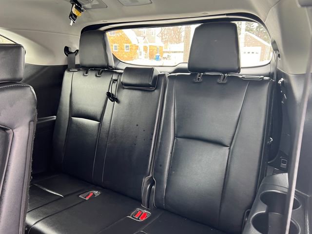Used 2022 Toyota Highlander XLE image 7